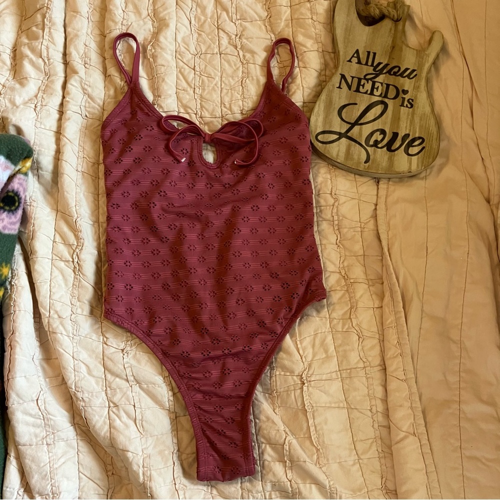 Rough Pink Eyelet Keyhole One Piece Swimsuit
